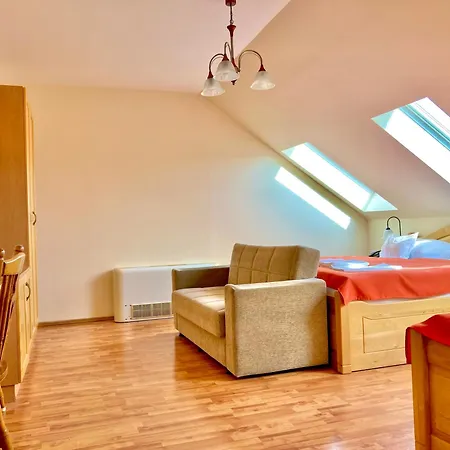 Apartahotel Hét Vezér 3*