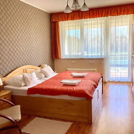 Apartahotel Hét Vezér 3*